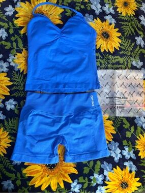 DFYNE Electric Blue Seamless Crop Tank &  Shorts Set